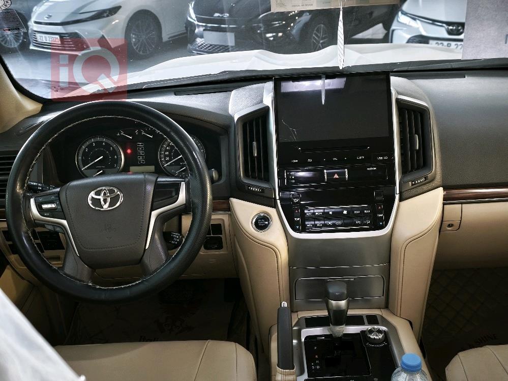 تويوتا لاندكروزر